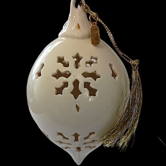 Lenox Seasons Greetings Ornament Christmas Pierced Porcelain Snowflakes Vintage - Picture 8 of 15